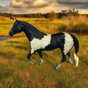 Breyer Horse Traditional Tobiano Pinto Stock Stallion Black White #229 4 Socks